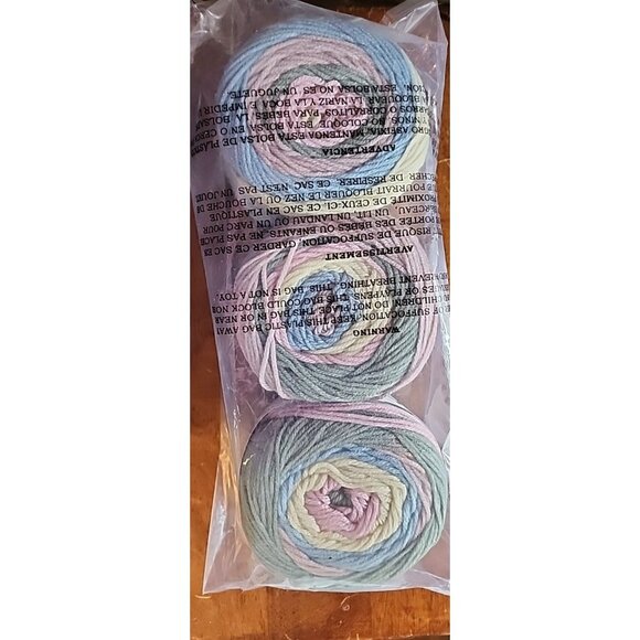 3-Pack Lion Brand Yarnado “Blizzard ” Yarn Cake (100g ea./Brand New-Sealed) - Picture 3 of 3